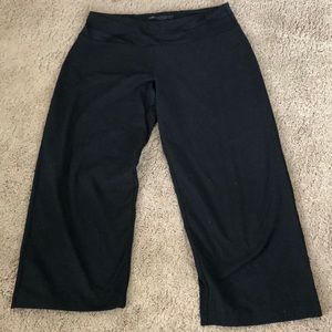 Victoria Secret Black crop leggings